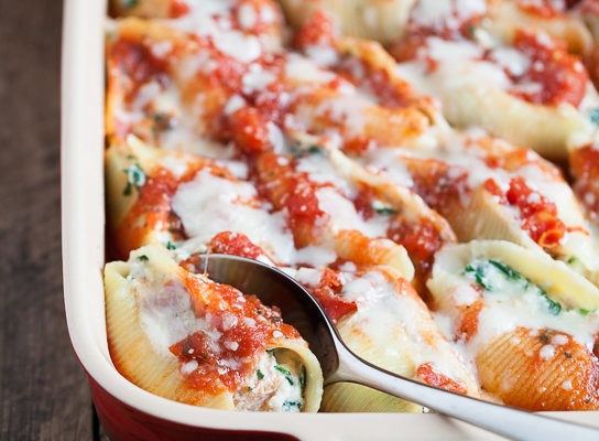Spinach and Prosciutto Stuffed Shells