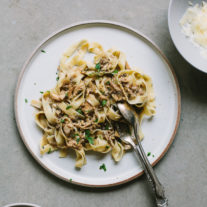 Slow Cooker Chicken Mushroom Pasta