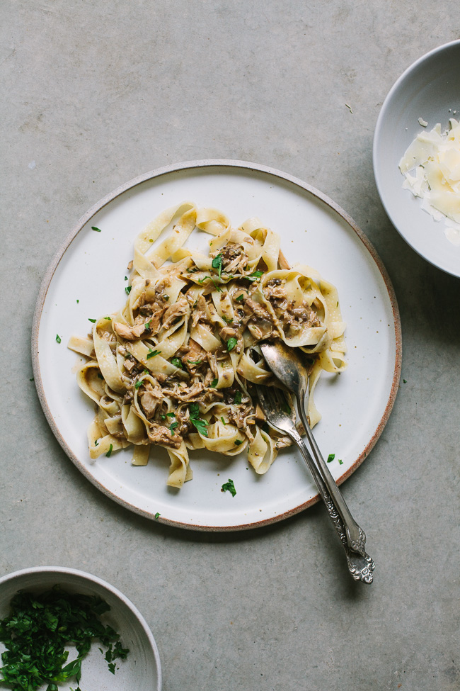 Slow Cooker Chicken Mushroom Pasta