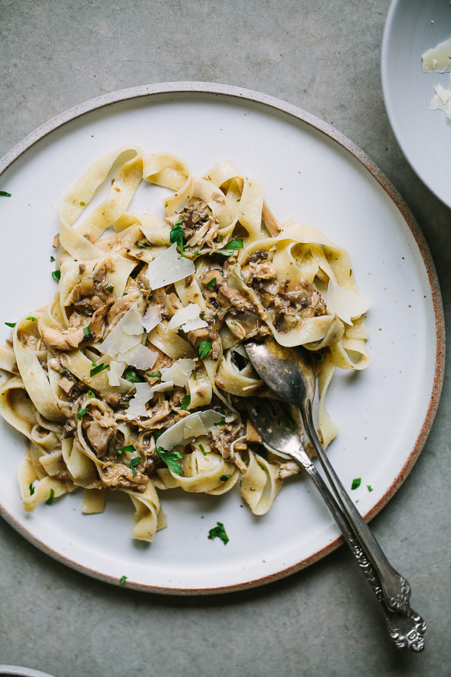 Slow Cooker Chicken Mushroom Pasta